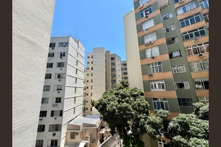 Apartamento à venda com 133m², 2 quartos e sem vagaSuite - varanda - vista