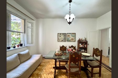 Apartamento à venda com 133m², 2 quartos e sem vagaSala de jantar