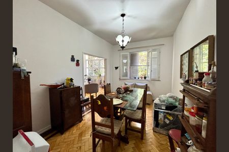 Apartamento à venda com 133m², 2 quartos e sem vagaSala de jantar