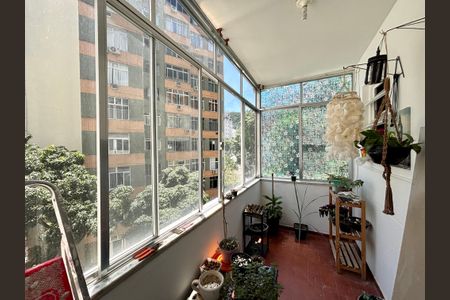 Apartamento à venda com 133m², 2 quartos e sem vagaSuite - varanda