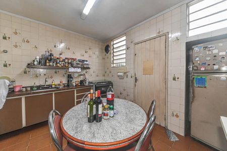Casa à venda com 149m², 3 quartos e 2 vagas Casa à venda com 149m², 3 quartos e 2 vagasCozinha
