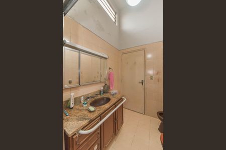 Casa à venda com 149m², 3 quartos e 2 vagas Casa à venda com 149m², 3 quartos e 2 vagasBanheiro