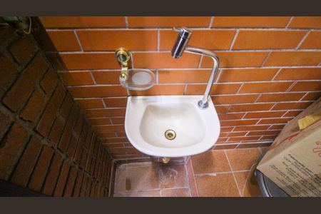Casa à venda com 186m², 2 quartos e 2 vagas Casa à venda com 186m², 2 quartos e 2 vagasLavabo