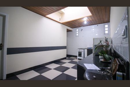 Casa à venda com 186m², 2 quartos e 2 vagas Casa à venda com 186m², 2 quartos e 2 vagasCozinha