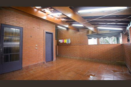 Casa à venda com 186m², 2 quartos e 2 vagas Casa à venda com 186m², 2 quartos e 2 vagasChurrasqueira