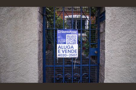 Casa à venda com 186m², 2 quartos e 2 vagas Casa à venda com 186m², 2 quartos e 2 vagasPlaca