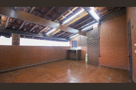 Casa à venda com 186m², 2 quartos e 2 vagas Casa à venda com 186m², 2 quartos e 2 vagasChurrasqueira