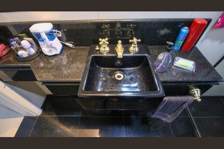 Casa à venda com 186m², 2 quartos e 2 vagas Casa à venda com 186m², 2 quartos e 2 vagasBanheiro
