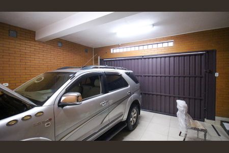 Casa à venda com 186m², 2 quartos e 2 vagas Casa à venda com 186m², 2 quartos e 2 vagasGaragem