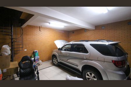 Casa à venda com 186m², 2 quartos e 2 vagas Casa à venda com 186m², 2 quartos e 2 vagasGaragem