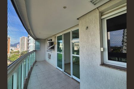 Apartamento à venda com 70m², 2 quartos e 1 vagaVaranda 