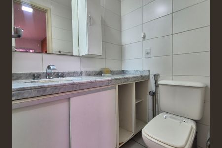 Apartamento à venda com 70m², 2 quartos e 1 vagaBanheiro suite 