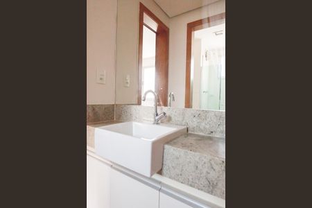 Apartamento à venda com 140m², 4 quartos e 3 vagasBanheiro da Suíte 1 e 2