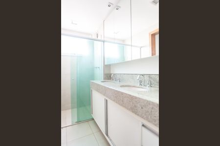 Apartamento à venda com 140m², 4 quartos e 3 vagasBanheiro da Suíte 4