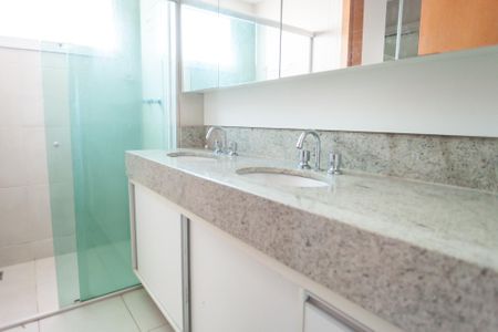 Apartamento à venda com 140m², 4 quartos e 3 vagasBanheiro da Suíte 4