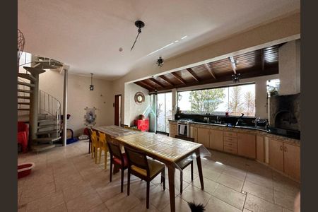 Casa à venda com 5 quartos, 353m² em Cursino, São Paulo