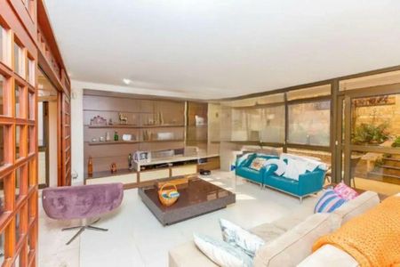 Casa à venda com 5 quartos, 353m² em Cursino, São Paulo