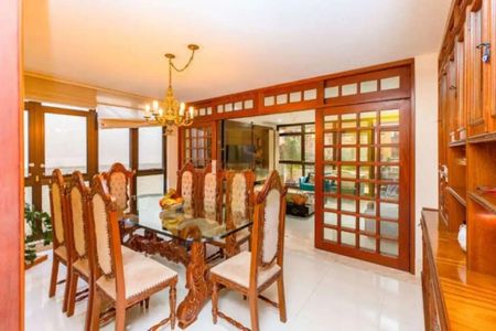 Casa à venda com 5 quartos, 353m² em Cursino, São Paulo