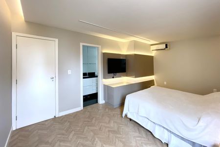 Apartamento à venda com 168m², 4 quartos e 3 vagasSuite 1