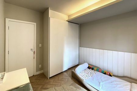 Apartamento à venda com 168m², 4 quartos e 3 vagasQuarto 2