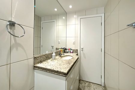 Apartamento à venda com 168m², 4 quartos e 3 vagasBanheiro