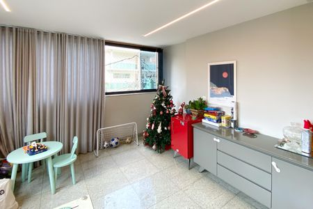 Apartamento à venda com 168m², 4 quartos e 3 vagasVaranda coberta da Sala