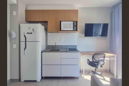 Cozinha de apartamento para alugar com 1 quarto, 20m² em Vila Butantã, São Paulo