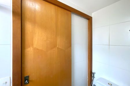 Apartamento à venda com 383m², 4 quartos e 4 vagasBanheiro da Suíte 2