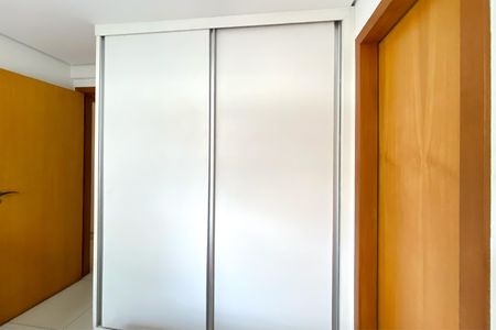 Apartamento à venda com 383m², 4 quartos e 4 vagasSuite 2