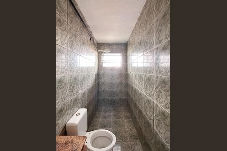 Banheiro Social de casa para alugar com 1 quarto, 40m² em Jardim Petroni, São Bernardo do Campo