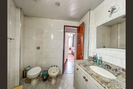 Apartamento à venda com 80m², 2 quartos e 1 vaga Apartamento à venda com 80m², 2 quartos e 1 vagaBanheiro Social