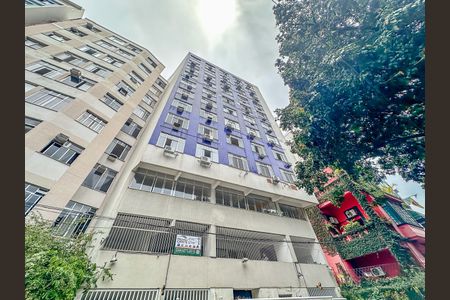 Apartamento à venda com 80m², 2 quartos e 1 vaga Apartamento à venda com 80m², 2 quartos e 1 vagaFachada