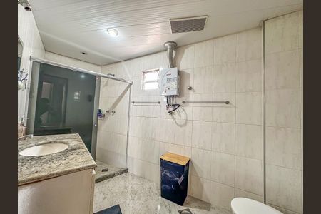 Apartamento à venda com 80m², 2 quartos e 1 vaga Apartamento à venda com 80m², 2 quartos e 1 vagaBanheiro Social