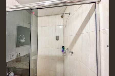 Apartamento à venda com 80m², 2 quartos e 1 vaga Apartamento à venda com 80m², 2 quartos e 1 vagaBanheiro Social