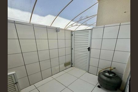Casa de condomínio à venda com 83m², 3 quartos e 2 vagas