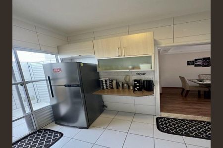 Casa de condomínio à venda com 83m², 3 quartos e 2 vagas