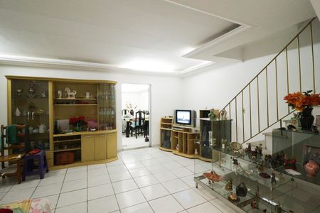 Casa à venda com 135m², 3 quartos e 2 vagasSala