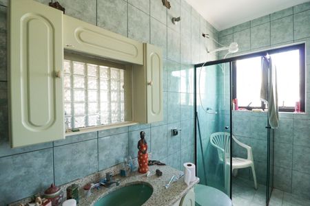 Casa à venda com 135m², 3 quartos e 2 vagasBanheiro da Suíte