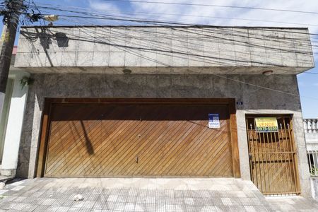 Casa à venda com 135m², 3 quartos e 2 vagasFachada