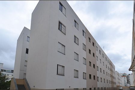 Apartamento à venda com 70m², 3 quartos e 1 vaga Apartamento à venda com 70m², 3 quartos e 1 vagaFachada