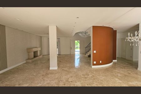 Casa de condomínio à venda com 641m², 3 quartos e 6 vagasSala