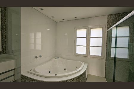 Casa de condomínio à venda com 641m², 3 quartos e 6 vagasBanheiro da Suíte 3