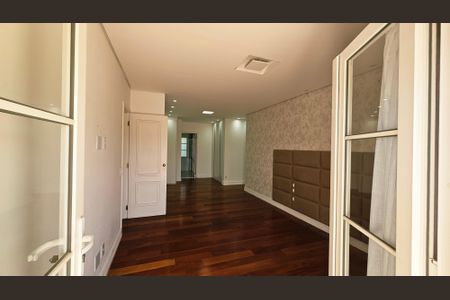 Casa de condomínio à venda com 641m², 3 quartos e 6 vagasSuíte 3