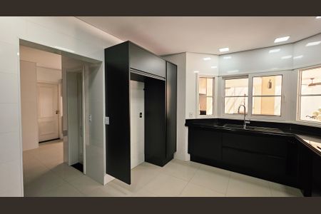 Casa de condomínio à venda com 641m², 3 quartos e 6 vagasCozinha