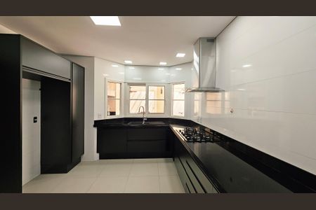 Casa de condomínio à venda com 641m², 3 quartos e 6 vagasCozinha