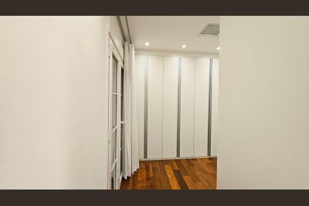 Casa de condomínio à venda com 641m², 3 quartos e 6 vagasSuíte 3