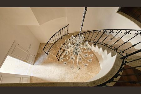 Casa de condomínio à venda com 641m², 3 quartos e 6 vagasEscada