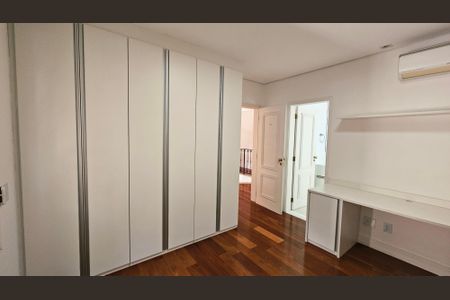 Casa de condomínio à venda com 641m², 3 quartos e 6 vagasSuíte 1