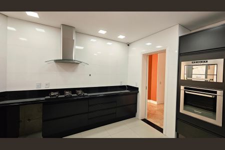 Casa de condomínio à venda com 641m², 3 quartos e 6 vagasCozinha