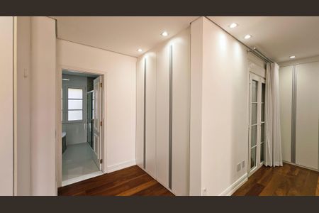 Casa de condomínio à venda com 641m², 3 quartos e 6 vagasSuíte 3